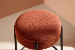 Barhocker Fire - Mit rostfarbenem oder weißem Sitz aus Bouclé