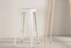 Barhocker Inzersdorf - Eleganz in beigem Stahl