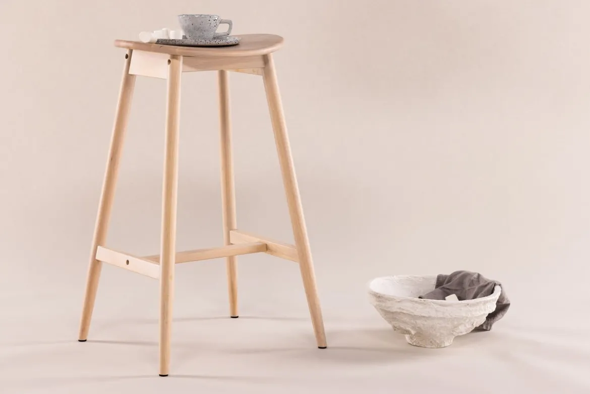Barhocker Omni - aus Gummibaumholz in Naturoptik