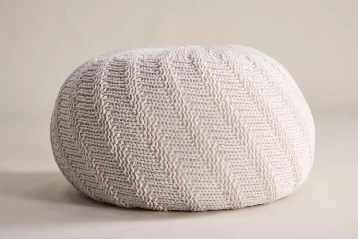 Beistellhocker Avio – Runder Hocker in Strickoptik Offwhite (Ø 45 cm)