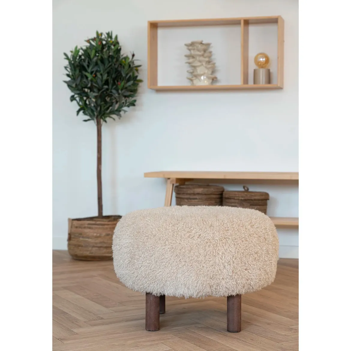 Beistellhocker Lizzy – Flauschiger Komfort