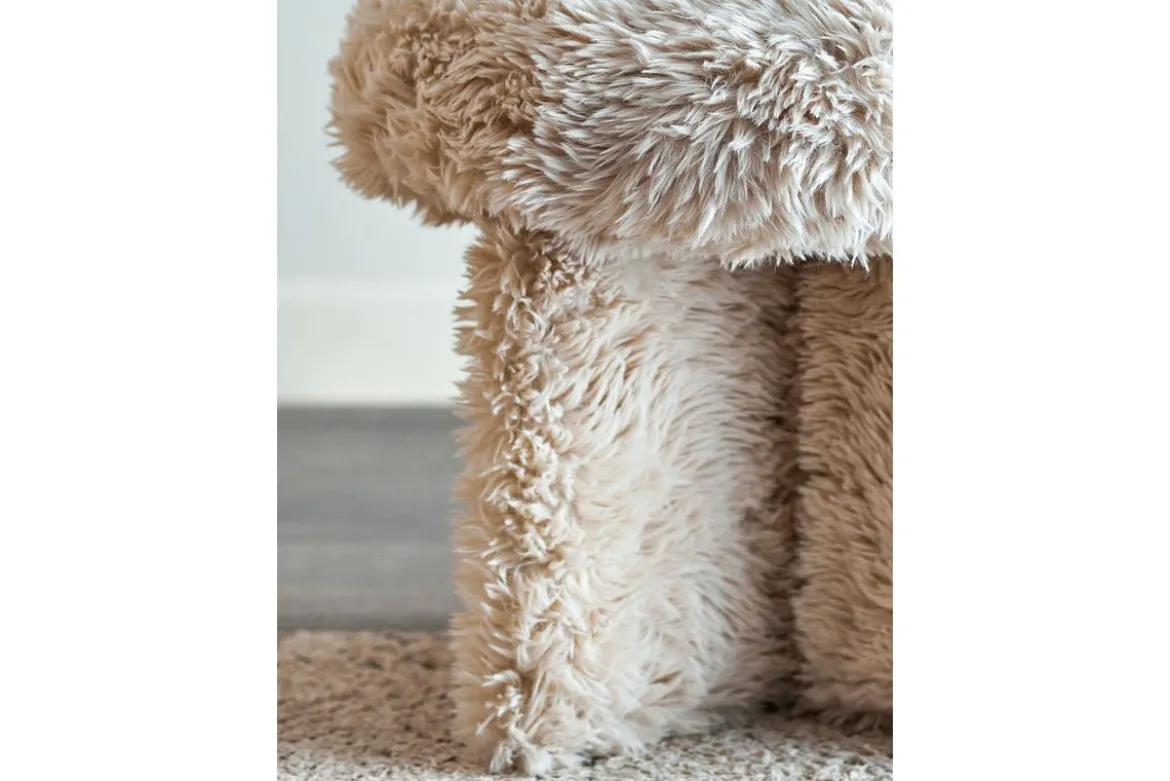 Beistellhocker Puffipuff – weicher Bezug in warmen Beigeton