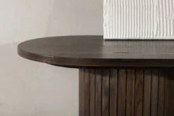 Beistelltisch Lina – in drei Farben mit Rippendetails