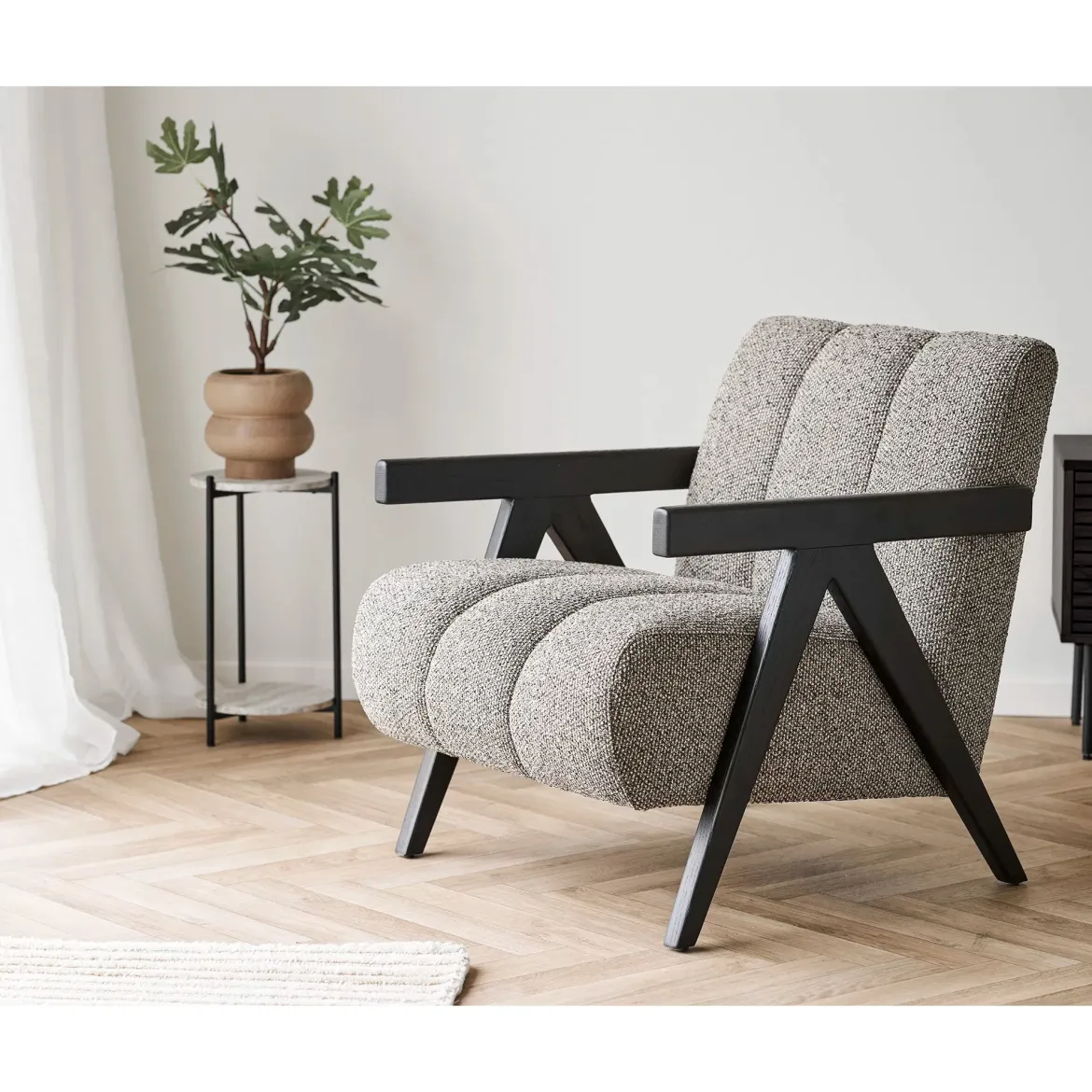 Blumentopf „Arvello“ – Braunes Keramik-Design mit organischer Form