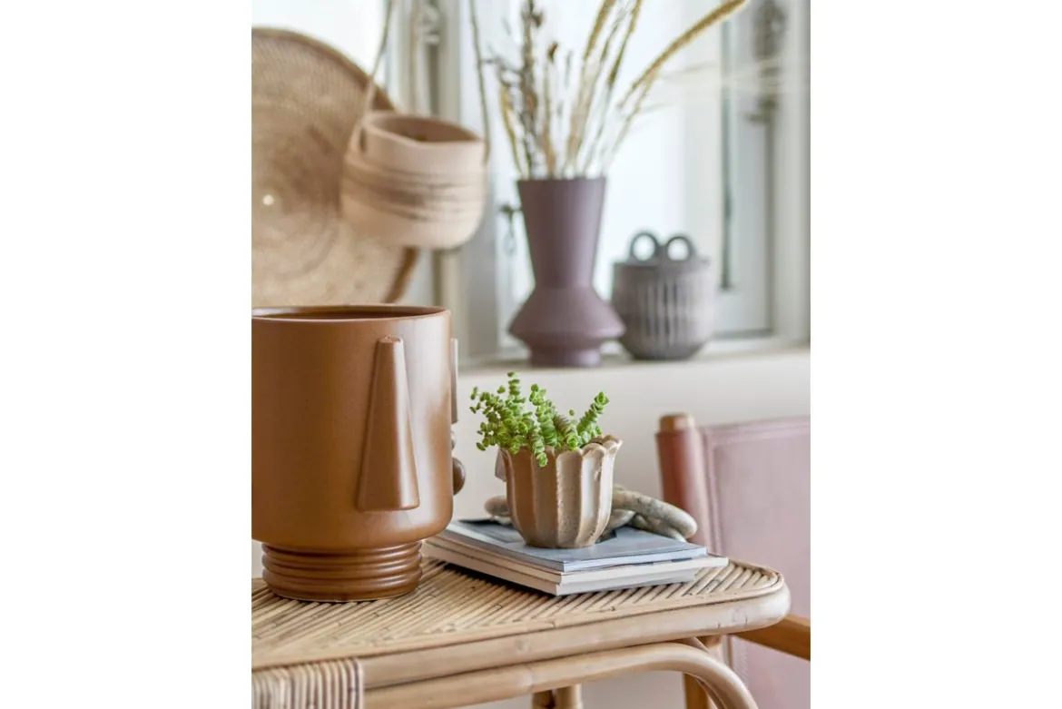 Blumentopf Kairo – Steingutdesign mit Gesichtsdetail in Braun