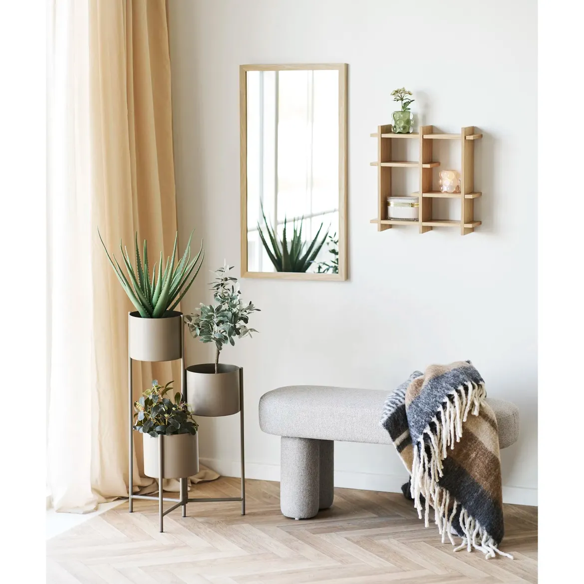 Blumentopf „Marven“ – Braun lackierter Stahl mit modernem 3er-Design