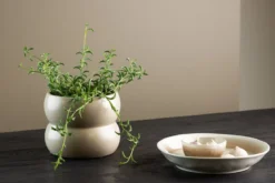 Blumentopf Orin - im dezenten Design aus Keramik