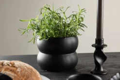 Blumentopf Orin - im dezenten Design aus Keramik