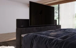 Boxspringbett Sejour mit TV Lift, RGB und Stauraum in Cord