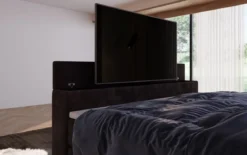 Boxspringbett Sejour mit TV Lift, RGB und Stauraum in Cord