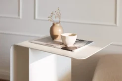 Couchtisch/Beistelltisch Cosmo – Pulverbeschichtetes Metall in modernem Design