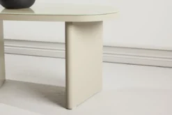 Couchtisch/Beistelltisch Sonaro – 70 × 45 cm in Beige mit Glasplatte
