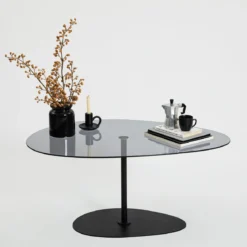 Couchtisch Dovira - mit Glasplatte und schwarzem Metallgestell