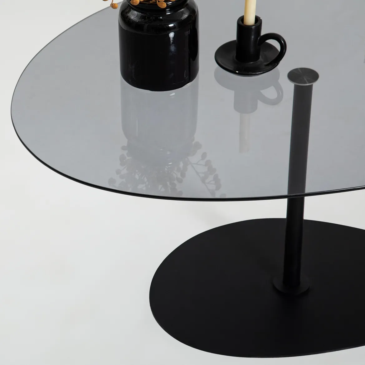 Couchtisch Dovira - mit Glasplatte und schwarzem Metallgestell