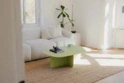 Couchtisch Livia – Japandi Design aus pulverbeschichtetem Blech