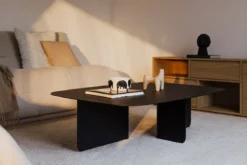 Couchtisch Livia – Japandi Design aus pulverbeschichtetem Blech