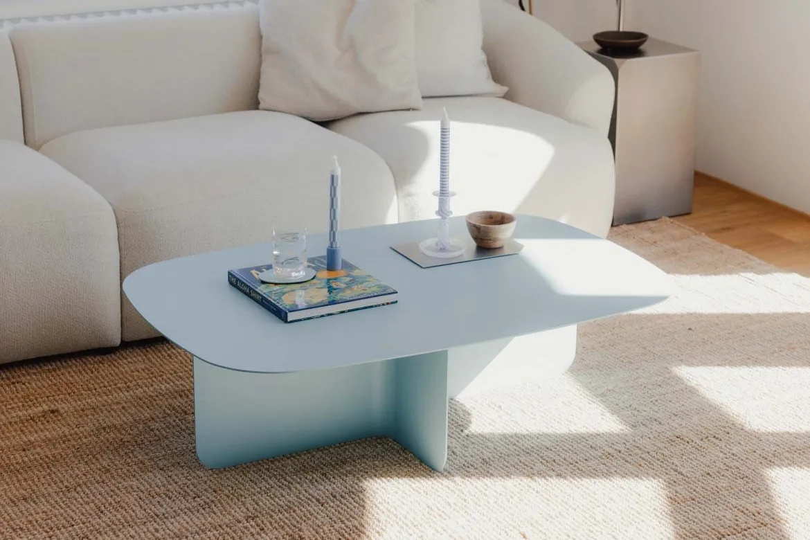 Couchtisch Livia – Japandi Design aus pulverbeschichtetem Blech