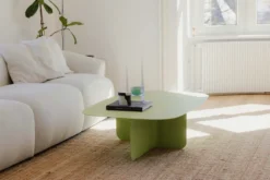 Couchtisch Livia – Japandi Design aus pulverbeschichtetem Blech