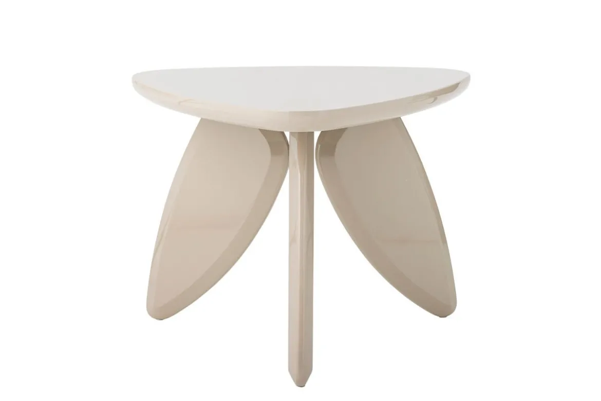 Couchtisch Lux – Skulpturales Design in Naturton