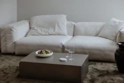 Couchtisch RAW-C – Edelstahl mit seidig-mattem Finish