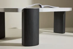Couchtisch Rovena - mit 3 Beinen