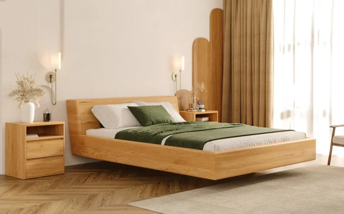 Designer Holzbett Arvelo aus massiver Eiche in Schwebeoptik und geneigtem Headboard