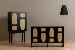 Designer Kommode Jorvella - aus Schwarz beschichtetem Holz