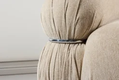 Designer Lounge Sessel Mika – Beige, Samtige Polsterung mit Chromdetails