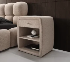 Designer Nachttisch Lilly mit USB Anschluss in Strukturstoff