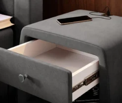 Designer Nachttisch Lilly mit USB Anschluss in Samt