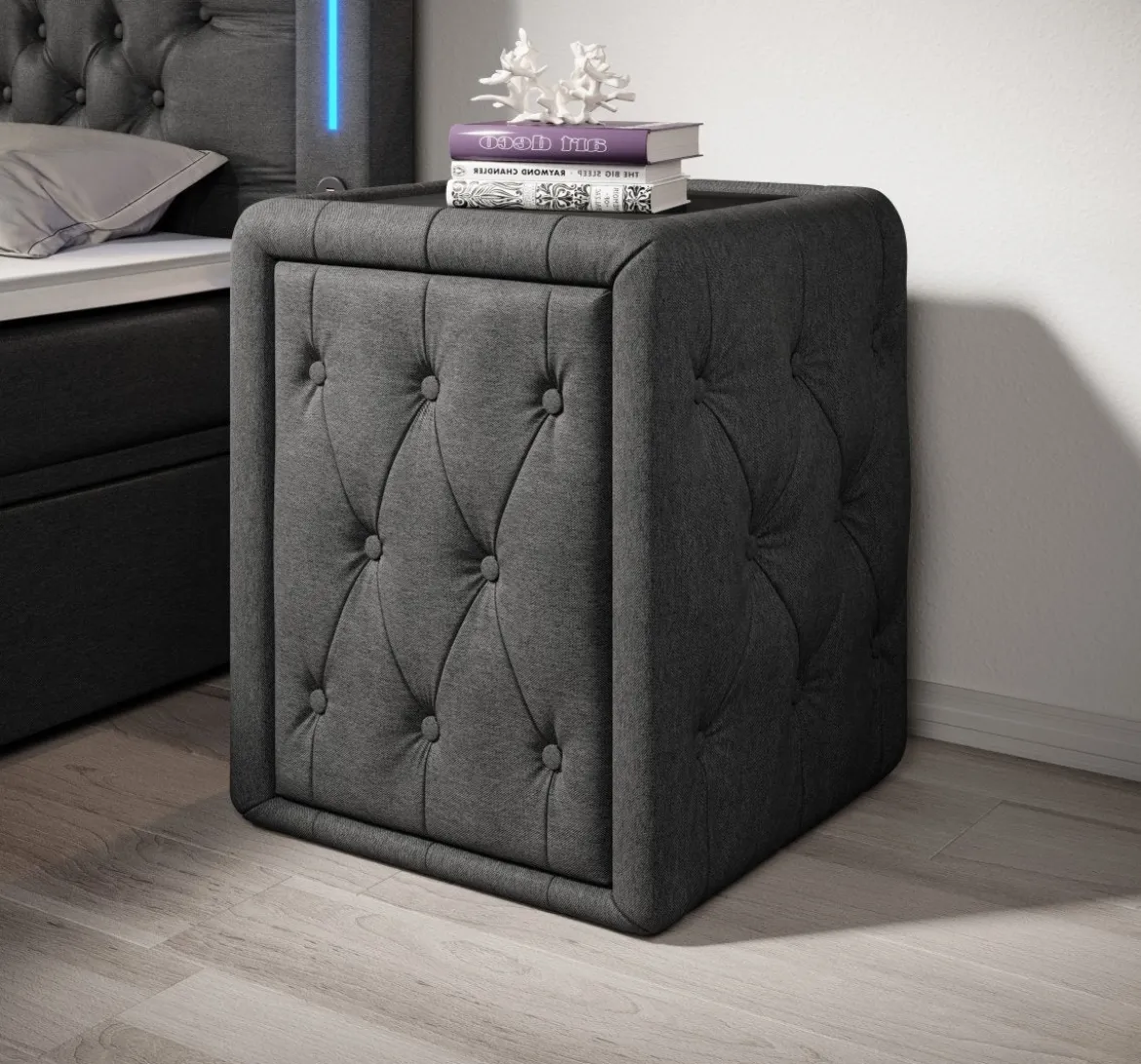 Designer Nachttisch Tria (Stoff)