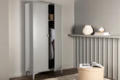 Designer Schrank Piring - in schlichtem Grau