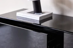 Designer TV-Lowboard Noirra – Schwebendes Design in Schwarz