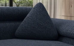 Dreieckiges Zierkissen Nook aus Bouclé