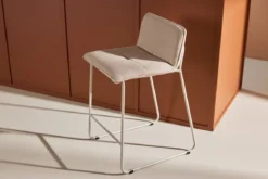 2er Set - Barhocker Adele mit weichem Bouclé-Bezug in Beige