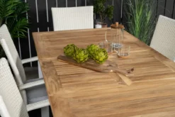 2er Set - Gartenstuhl Alwa - ein weißer aus Rattan gefertigter Stuhl