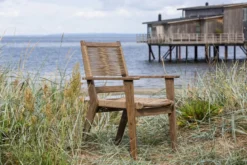 2er Set Gartenstuhl Koru - ein naturfarbener Stuhl aus Akazienholz