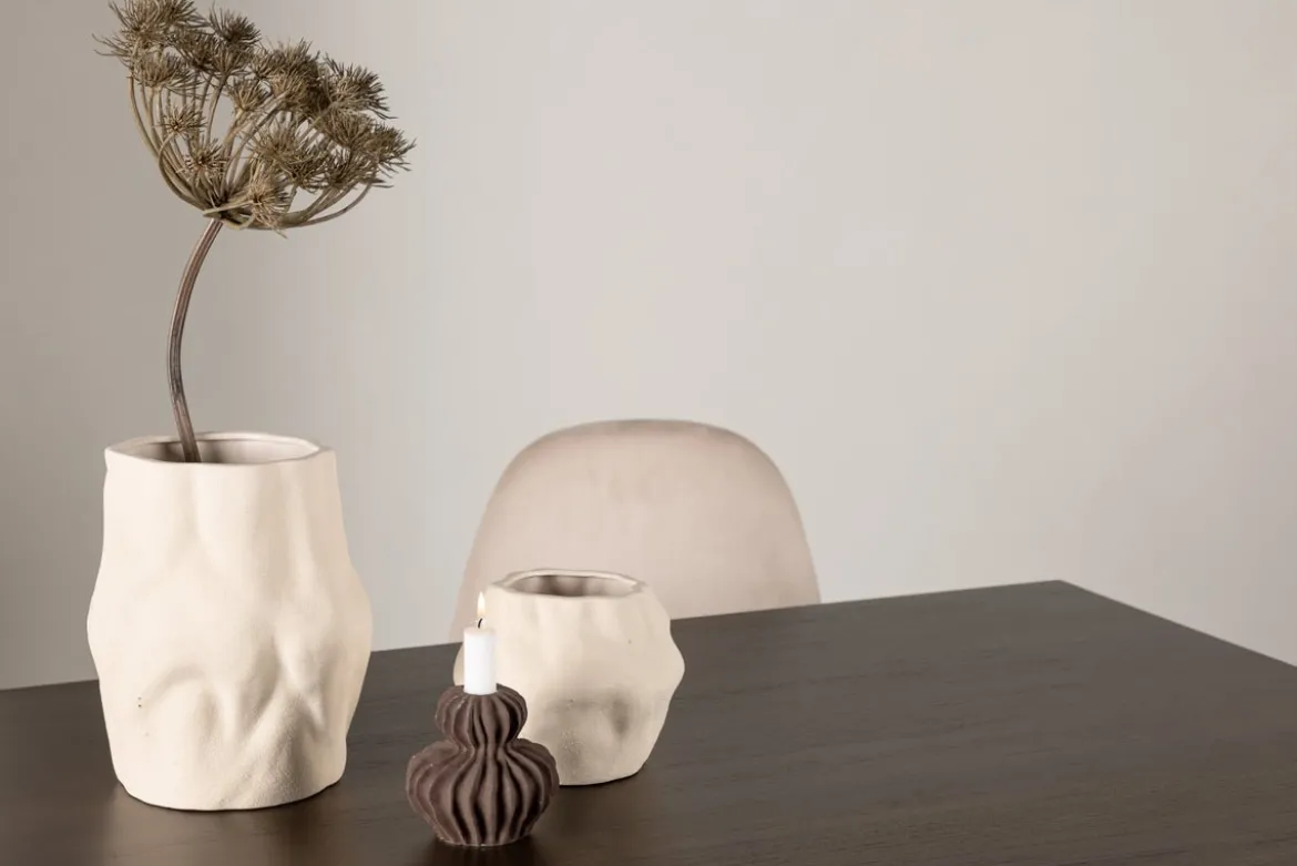 Esstisch Amara - verbindet modernes Design mit natürlicher Wärme