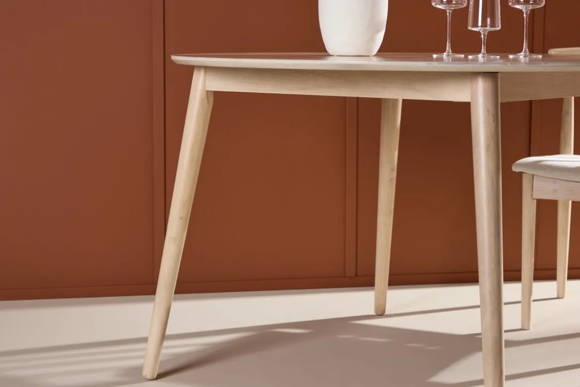Esstisch Avela - ein eleganter und zeitloser Tisch
