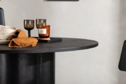 Esstisch Banksia - besticht durch sein skandinavisches Design und seine durchdachte Gestaltung