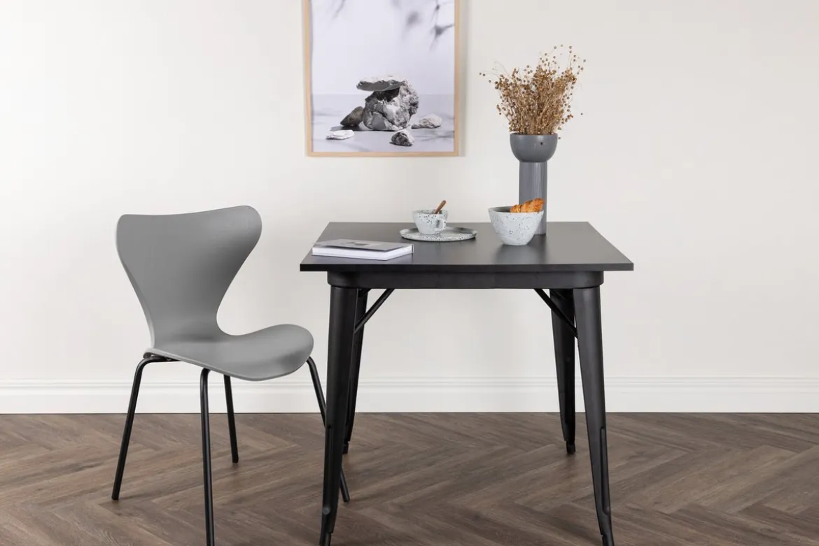 Esstisch Elani - vereint klassisches Design mit moderner Leichtigkeit