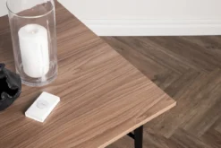 Esstisch Elani - vereint klassisches Design mit moderner Leichtigkeit