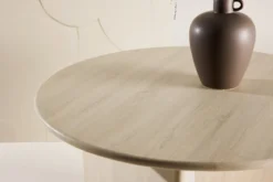 Esstisch Elara - in zeitlosem Design mit Alltagstauglichkeit