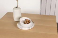 Esstisch Evania - vereint klassischen Charme mit modernem Design