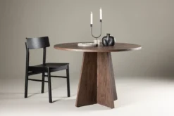 Esstisch Liora - elegante Mokka-Oberfläche bringt Wärme in den Raum