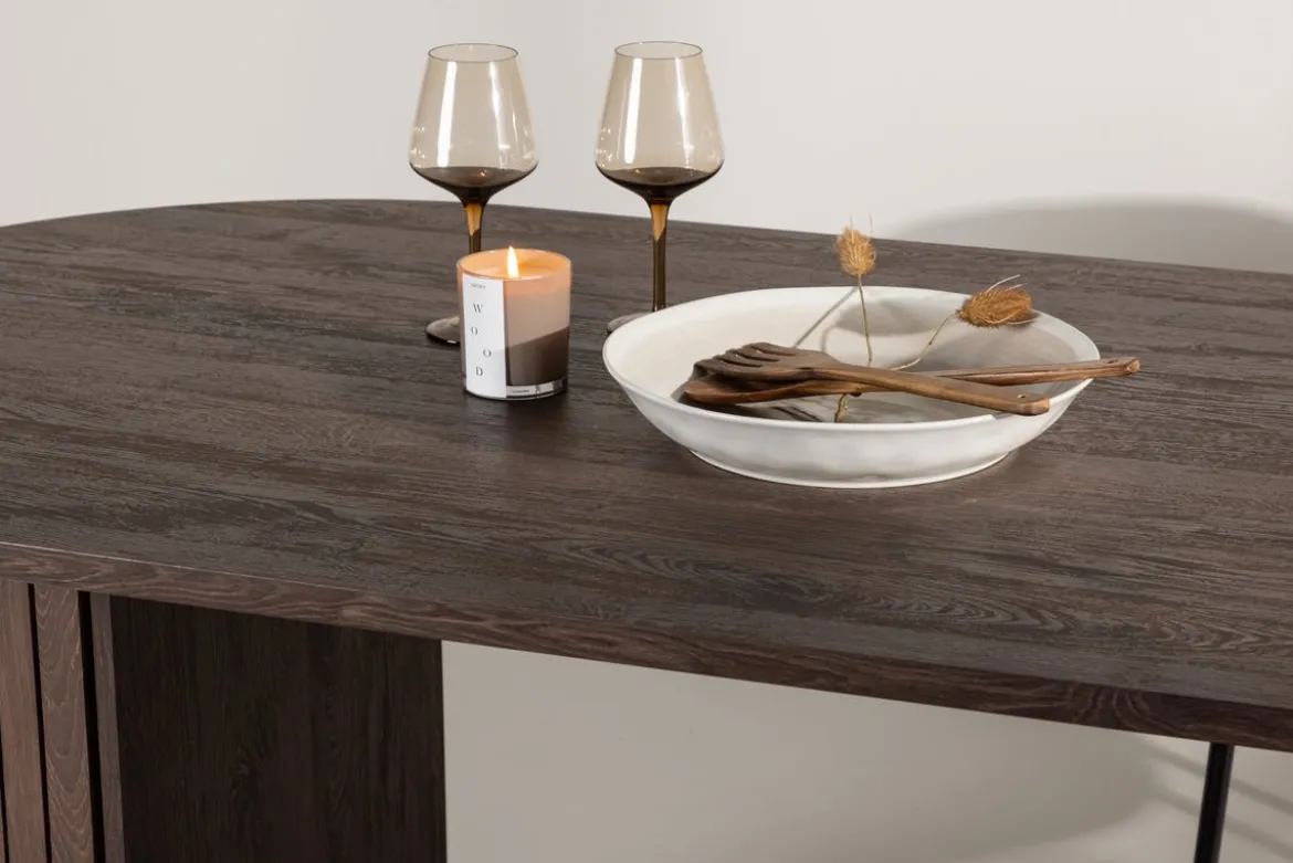Esstisch Maple - vereint modernes Design mit langlebiger Qualität