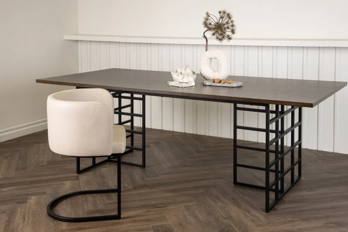 Esstisch Mareva - elegant, modern und mit natürlichem Charme