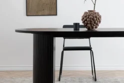 Esstisch Moani - mit robusten Gestell im gerippten Design