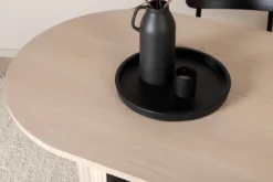 Esstisch Moani - mit robusten Gestell im gerippten Design