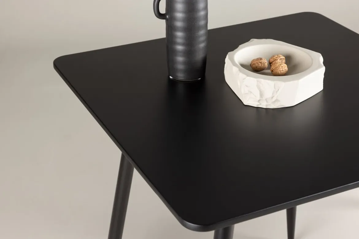 Esstisch Narma - ein schwarzer Tisch mit quadratischer Tischplatte